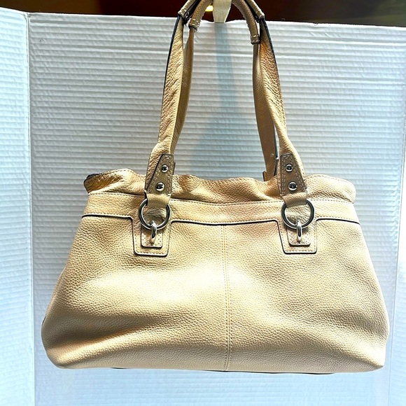 Coach Women’s Cream Pebbled Leather Penelope Ruffled Shouldered Satchel Bag: S-M - Picture 3 of 11